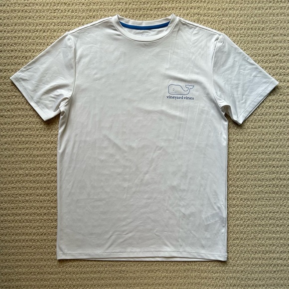 Vineyard Vines Whale Harbor Performance Tee - Picture 1 of 5